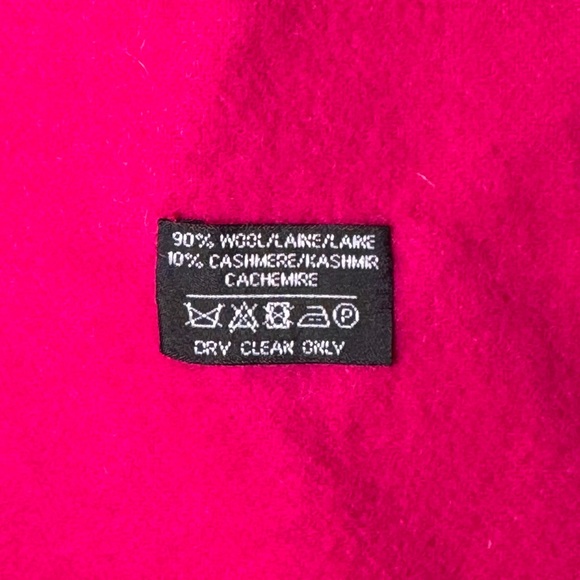 Yves Saint Laurent Cashmere Wool scarf in bright pink - Picture 4 of 4